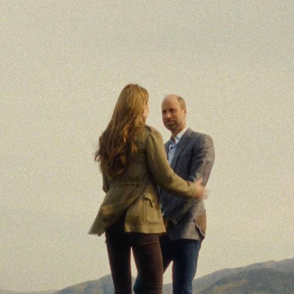 William et Kate dans une vidéo de la princesse qui révèle le pouvoir de la nature dans le cadre de la semaine de la santé mentale
©JLPPA / Bestimage