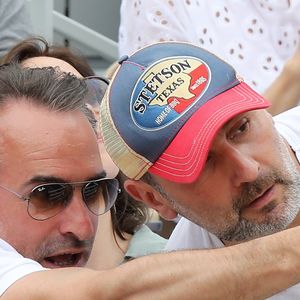 par les députés planchant sur les violences commises dans le cinéma. 

Jean Dujardin et Gilles Lellouche - People dans les tribunes lors de la finale messieurs des internationaux de France de tennis de Roland Garros 2019 à Paris le 9 juin 2019. © Jacovides-Moreau/Bestimage