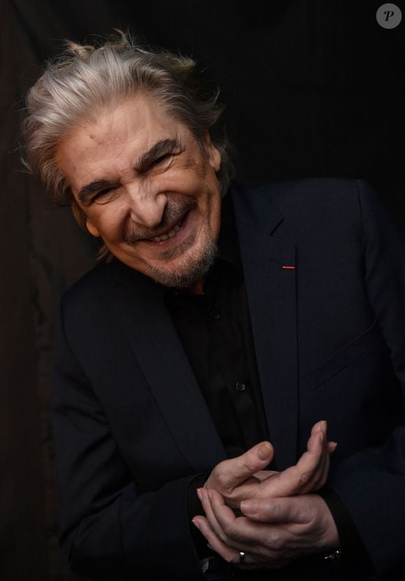 Exclusif - Serge Lama en backstage de la 38ème cérémonie des Victoires de la musique à la Seine musicale de Boulogne-Billancourt, France, le 10 février 2023. © Moreau-Veren/Bestimage