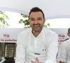 Le chef étoilé a signé pour s'installer dans le prestigieux gratte-ciel du 345 Park Avenue, situé dans l'un des quartiers d'affaires les plus huppés et dynamiques de l'East Side à Manhattan. Un spot stratégique et luxueux qui risque bien d'attirer le tout-New York !

Les Chefs à Saint-Tropez fêtent les producteurs 2025 - Inauguration de la 5e édition, les Chefs et les producteurs se retrouvent sur la place des Lices à Saint-Tropez, le 3 mai 2025. Le chef Cyril Lignac. ©Jean-Marc Lhomer / Bestimage.