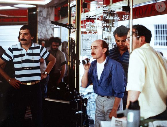 Michel Blanc lors du tournage de son premier film en tant que réalisateur "Marche à l'Ombre" dans le 15e arrondissement de Paris, France, en juin 1984. Photo par Christophe Geyres/ABACAPRESS.COM