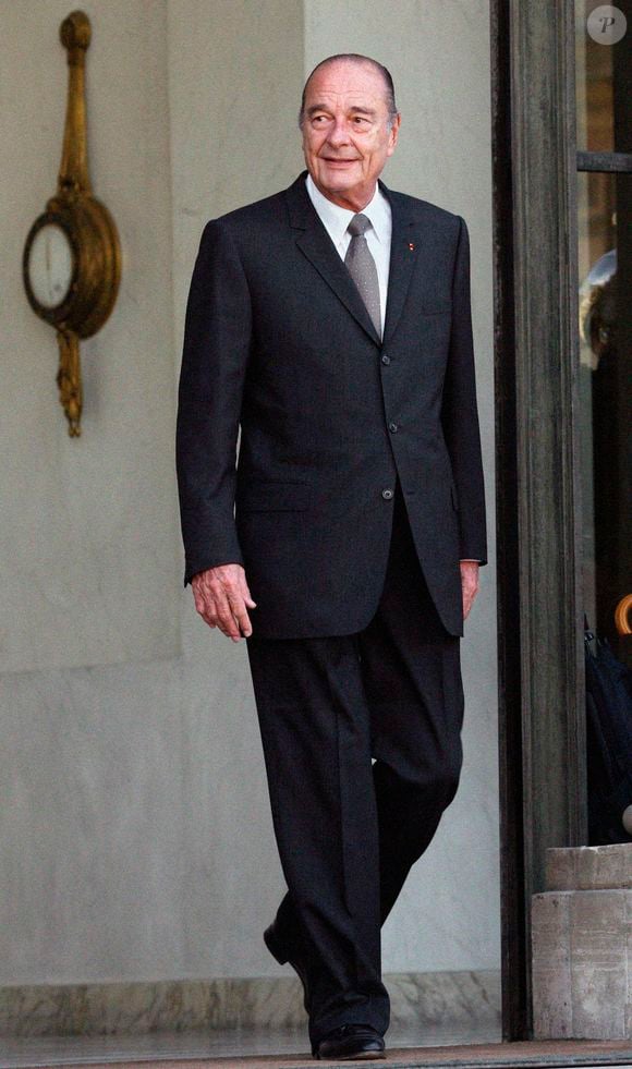 Le président français Jacques Chirac attend l'arrivée du Premier ministre britannique Tony Blair au Palais de l'Elysée à Paris, France, le 11 mai 2007. Photo par Mehdi Taamallah/ABACAPRESS.COM