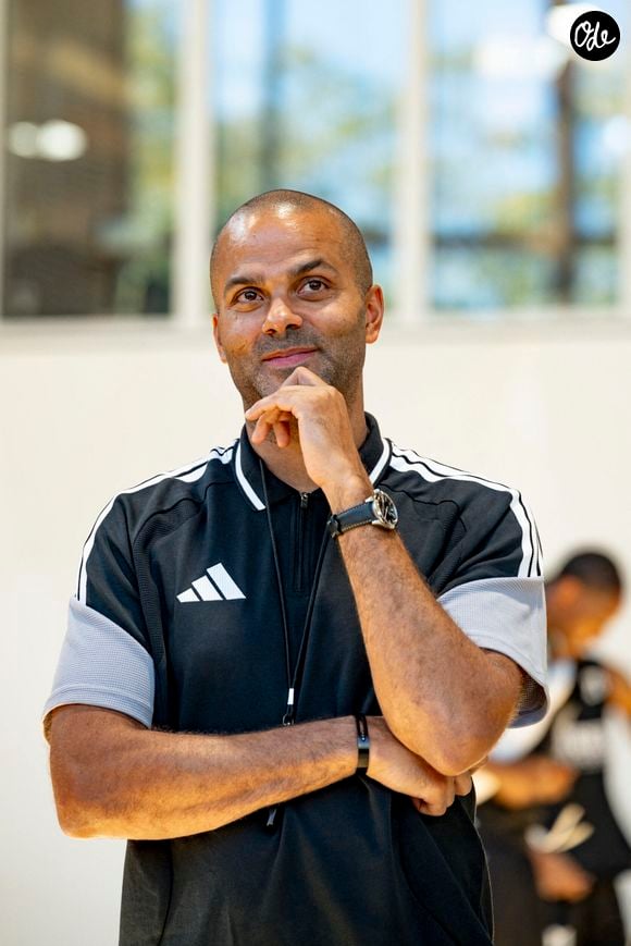 Tony Parker lors d'un entrainement ouvert à la presse à la Tony Parker Academy à Lyon le 04/09/2026. Photo Sandrine Thesillat / PsNewZ / Bestimage