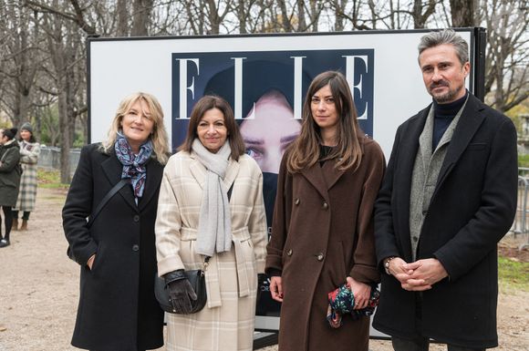 Rappelons que T18 a promis à l’Arcom de consacrer pas moins de 3 000 heures par an à des documentaires, soit environ deux prime times par semaine.

La maire de Paris et candidate à l'élection présidentielle française Anne Hidalgo (2L), Véronique Philipponat, PDG de Elle (L), la journaliste Ava Djamshidi (2R) et le photographe Philippe de Poulpiquet posent devant la couverture du magazine Elle lors du vernissage de l'exposition de photographies en plein air "Avec les femmes afghanes - Résister", sur les Champs Elysées, à Paris, France, le 15 novembre 2021. Photograph by Daniel Derajinski / ABACAPRESS.COM
