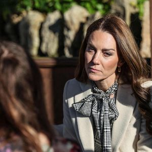 Après un traitement préventif contre le cancer, Kate Middleton est actuellement en rémission.

La princesse de Galles lors d'une visite à l'hospice de Sully, près de Cardiff. Photo par Richard Pohle/The Times/PA Wire/ABACAPRESS.COM