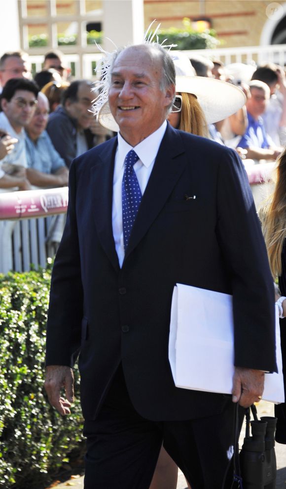 Le prince Karim Aga Khan au 90ᵉ Qatar Prix de l’Arc de Triomphe à l’hippodrome de Longchamp. AGENCE / BESTIMAGE