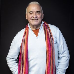 Michel Fugain - Michel Fugain à Paris le 16/03/2022 lors de sa venue dans les locaux de Radio J - Paris le 16/03/2022 - © Jack Tribeca / Bestimage