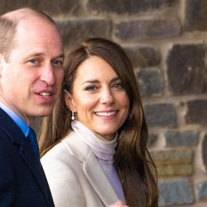 Le prince William, prince de Galles, et Catherine (Kate) Middleton, princesse de Galles, arrivent au centre de loisirs et de remise en forme Aberavon à Port Talbot, pour rencontrer les communautés locales et découvrir comment le sport et l'exercice peuvent favoriser la santé mentale et le bien-être. Le 28 février 2023. Sur place, ils ont participé à un cours de spinning. 
Backgrid USA / Bestimage