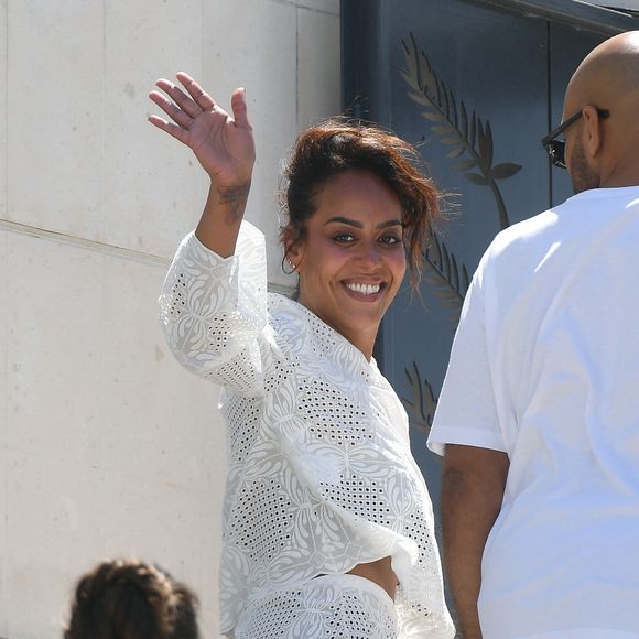 Amel Bent est actuellement au Festival de Cannes pour présenter son film "Ma Frère".

Amel Bent arrive au photocall du film "Ma Frère" (Cannes Première) lors du 78ème Festival International du Film de Cannes. 
© Lionel Urman / Bestimage