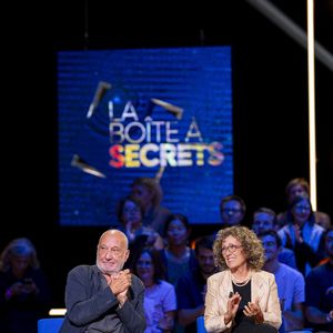 Exclusif - François Berléand et Mireille Dumas lors de l'enregistrement de l'émission "La Boîte à secrets", présentée par F.Bollaert et diffusée le 26 septembre 2025 sur France 3, dans les studios du Lendit à Saint-Denis, Seine Saint-Denis, France, le 8 septembre 2025. © Pierre Perusseau/Bestimage