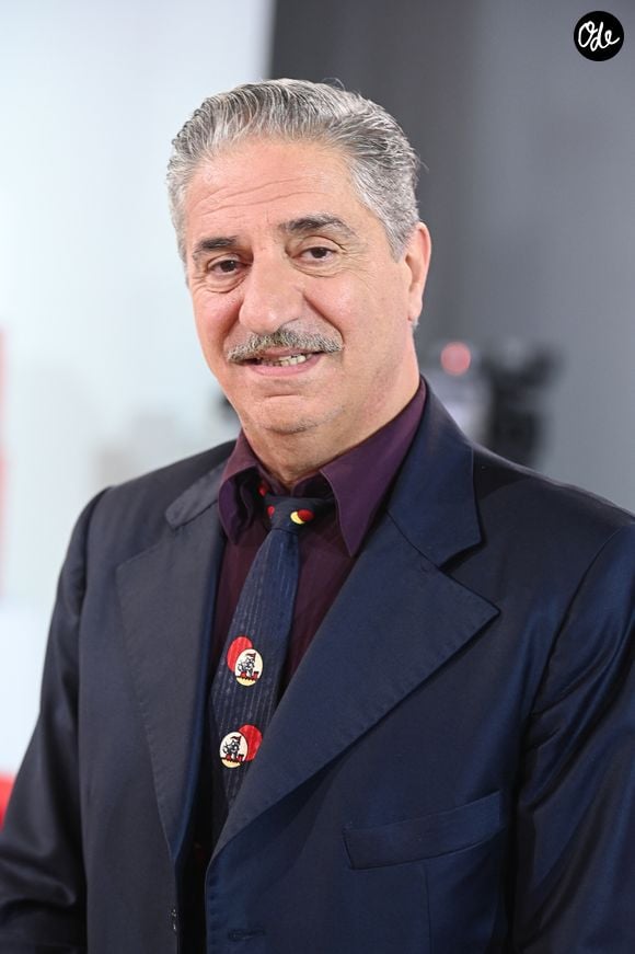 Simon Abkarian lors de l'enregistrement de l'émission Vivement dimanche édition spéciale intitulée 'Général de Gaulle' au studio Rive gauche, présentée par M.Drucker et diffusée le 11 octobre sur France 3, à Paris, France, le 30 septembre 2026. © Guillaume Gaffiot/Bestimage