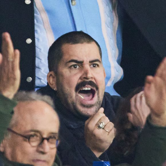 “Là, tu te rends compte de ce regard, et il fait mal”, conclut Artus

Artus - Célébrités assistent au match de Ligue des champions entre le PSG et l'Atlético de Madrid au Parc des Princes à Paris le 6 novembre 2024. © Cyril Moreau/Bestimage