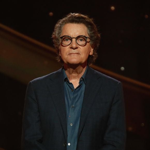 Exclusif - Francis Cabrel lors de l'enregistrement de l'émission "Serge Lama, le dernier rappel" présentée par F. Bollaert, diffusée le vendredi 21 novembre 2025 sur France 3 à 21h10, au théâtre Marigny à Paris, France, le 29 avril 2025. © Clovis-Moreau/Bestimage