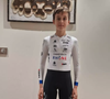 Le petit Nino fait déjà parler de lui sur sa monture...

Nino, le frère de Paul Seixas roule déjà dans sa roue...