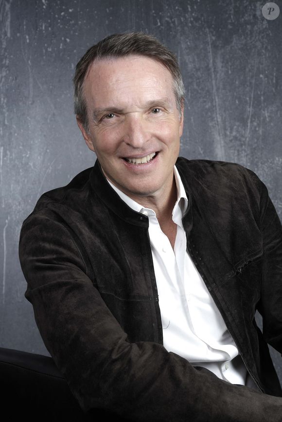 Exclusif - Portrait de Stéphane Rotenberg à Paris, le 15 mai 2025.
© Cédric Perrin/Bestimage