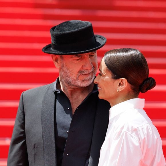 Eric Cantona et sa femme Rachida Brakni - Montée des marches du film " Soudain " lors du 79ème Festival International du Film de Cannes, le 15 mai 2026. © Jacovides-Moreau / Bestimage