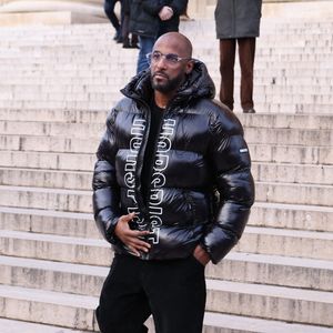 Stomy Bugsy quittant la cérémonie funéraire de Rolland Courbis à l'église de la Madeleine à Paris, France, le 14 janvier 2026. Rolland Courbis, ancien footballeur français, entraîneur et commentateur médiatique au franc-parler, est décédé à l'âge de 72 ans. Photo par Jerome Domine/ABACAPRESS.COM