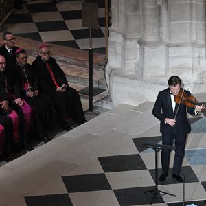 Le violoniste français Renaud Capucon et son frère le violoncelliste français Gautier Capucon lors de la cérémonie officielle de réouverture de la cathédrale Notre-Dame de Paris, France, le 7 décembre 2024, après plus de cinq ans de travaux de reconstruction suite à l'incendie d'avril 2019. © Eliot Blondet/Pool/Bestimage