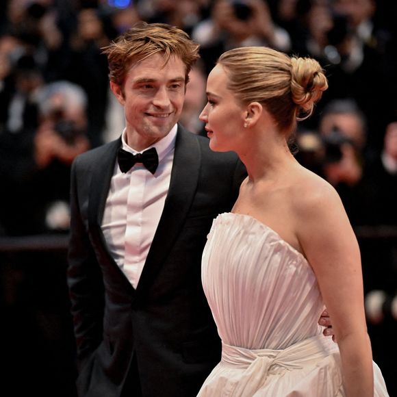 Jennifer Lawrence a fait son retour au Festival de Cannes

Robert Pattinson, Jennifer Lawrence assistant à la projection de Die My Love au 78ème Festival de Cannes à Cannes, France Photo par Julien Reynaud/APS-Medias/ABACAPRESS.COM