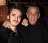 Originaire du Mexique, Ximena Aguilar, la femme du fils de Thierry Ardisson, possède une solide expertise dans le domaine de la finance solidaire et de l'impact social.

Gaston Ardisson, son père Thierry Ardisson et Guy Cuevas lors du cocktail de lancement du magazine Façade 16 à l'hôtel Costes à Paris, France. © Philippe Baldini/Bestimage