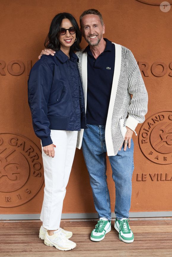 Sarah Caverivière et son mari Philippe - Les célébrités au village lors des Internationaux de France de tennis de Roland Garros 2024 à Paris. Le 5 juin 2024. 
© Jacovides-Moreau/Bestimage