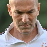 Coup dur pour Zinédine Zidane : un joueur se retire à la veille de son premier match avec les Bleus