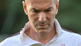 Coup dur pour Zinédine Zidane : un joueur se retire à la veille de son premier match avec les Bleus