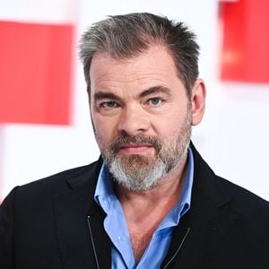 Il s'est pris de passion pour le cyclisme sur le tournage du film La Grande boucle en 2013.

Exclusif - Clovis Cornillac lors de l'enregistrement de l'émission "Vivement Dimanche" au Studio Gabriel et diffusée le 30 octobre 2022 sur France 3. Photos du 16 octobre 2022. © Guillaume Gaffiot / Bestimage