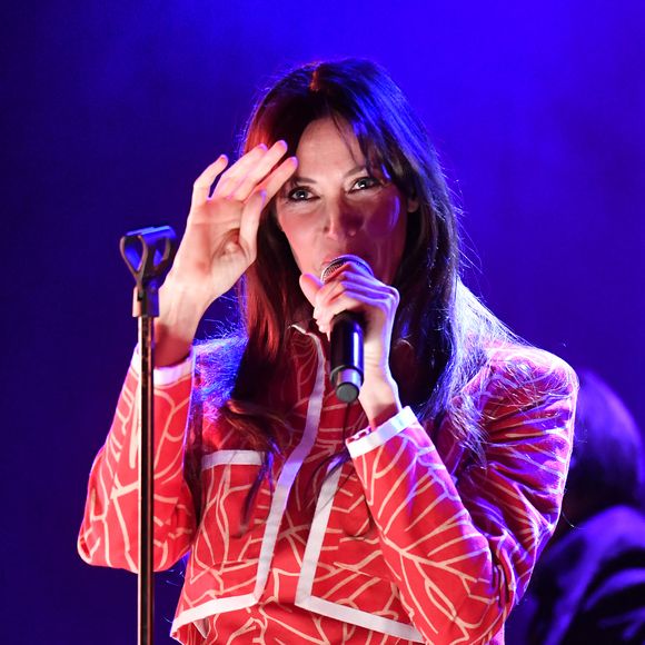Mareva Galanter (Miss France 1999) en concert au théâtre Music-Hall Show l'Alhambra à Paris, France, le 23 novembre 2023. © Veeren/Bestimage