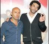 De nombreuses brouilles sur le tournages les poussaient à la séparation.

Eric et Ramzy à l'avent première de Seuls-Two au UGC Normandy en 2007 © Guillaume Gaffiot/Bestimage