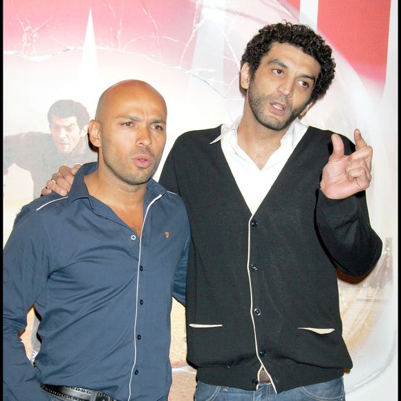 De nombreuses brouilles sur le tournages les poussaient à la séparation.

Eric et Ramzy à l'avent première de Seuls-Two au UGC Normandy en 2007 © Guillaume Gaffiot/Bestimage