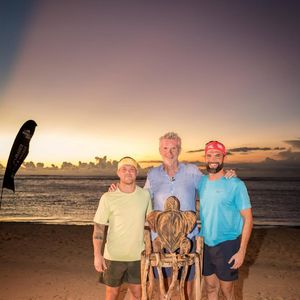 Jacques de Koh-Lanta la tribu maudite avec Denis Brogniart et Thibaut
