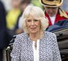 À 16 ou 17 ans, la reine Camilla aurait été agressée sexuellement dans un train vers Paddington.

Le roi Charles III d'Angleterre et Camilla Parker Bowles, reine consort d'Angleterre, arrivent en calèche pour leur visite au Flower Show de Sandringham, Royaume Uni. © GoffPhotos/Bestimage