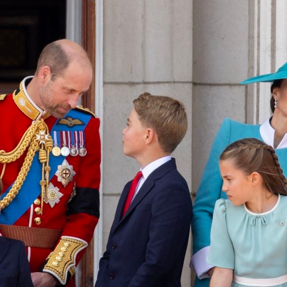 Les membres de la famille royale britannique au balcon de Buckingham Palace lors de la cérémonie Trooping the Colour à Londres, le 14 juin 2025.
© Goff Inf / Bestimage