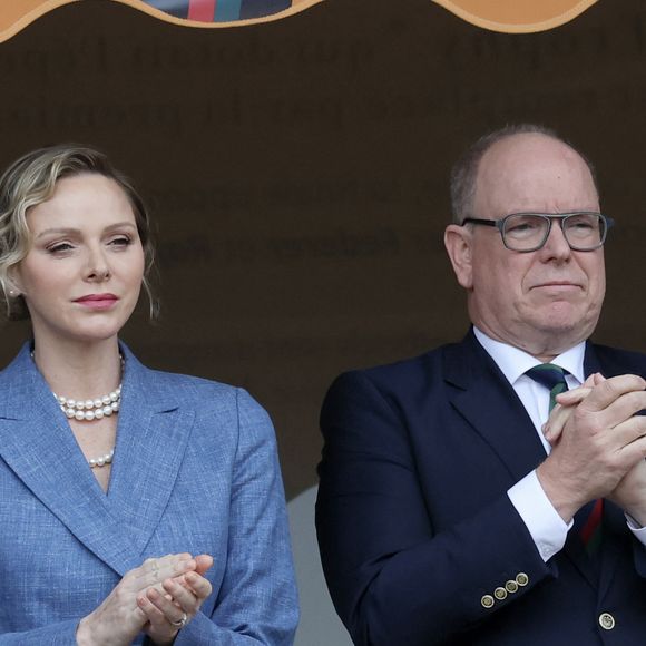 Malgré une disparition récente et marquante qui les a beaucoup attristés, Charlene de Monaco et le prince Albert ont tenu à faire bonne figure ce mardi

La princesse Charlene de Monaco, le prince Albert II de Monaco - Finale de la 118ème édition du Rolex Monte-Carlo Masters, au Monte-Carlo Country Club à Roquebrune Cap Martin. © Claudia Albuquerque/ Bestimage