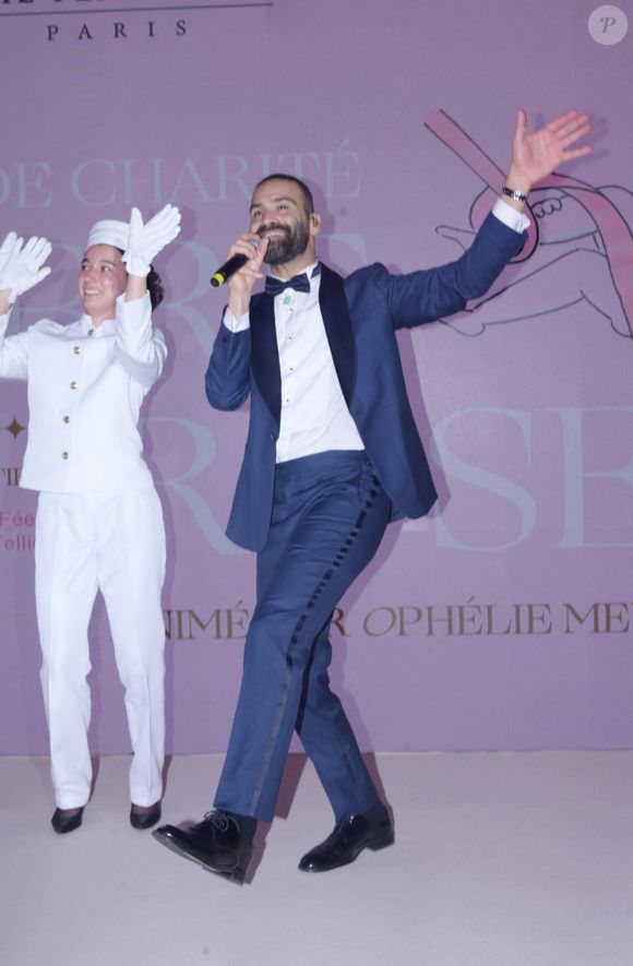 Ycare - Soirée de gala du 10ème anniversaire de l’association "Les Bonnes Fées" à l’Hôtel The Peninsula Paris le 8 octobre 2025. The Peninsula Paris renouvelle son soutien dans la campagne Octobre Rose au côté de l’artiste G.Sardin.
Depuis son ouverture en 2014, le Peninsula Paris déploie un engagement sans faille pour sensibiliser le public à l’importance de la prévention du cancer du sein. Cette année encore, cette Grande Dame parisienne s’associe à l’association Les Bonnes Fées, fondée en 2015 sous l’initiative de S.Tellier.  © Rachid Bellak/Bestimage