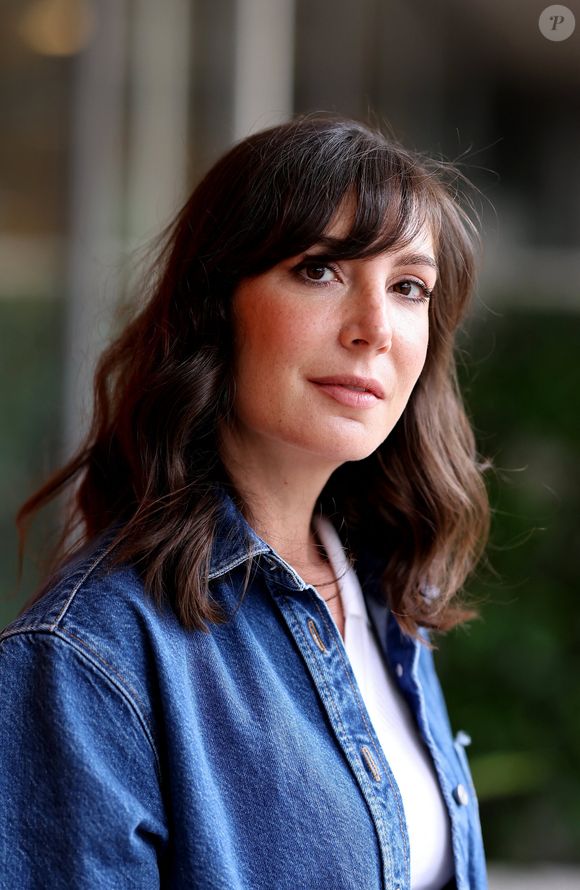 Il est question ici d'hypocondrie. Ses échanges laissent peu de place au doute.

Nora Hamzawi au village lors des Internationaux de France de Tennis de Roland Garros 2025, à Paris, France, le 26 mai 2025. © Jacovides-Moreau/Bestimage