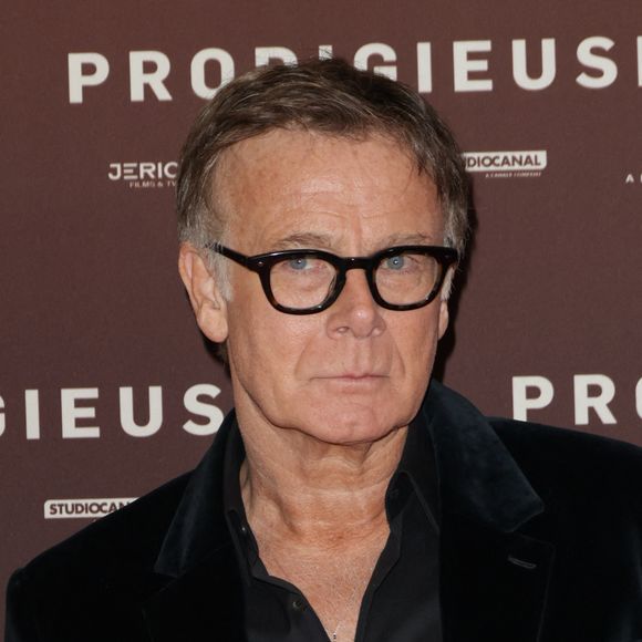 “Sortir de mon HLM et vivre comme les gens que je voyais à la télé. Être un aventurie”, ajoute Franck Dubosc

Franck Dubosc - Avant-première du film "Prodigieuses" au cinéma Pathé Convention à Paris le 12 novembre 2024. © Coadic Guirec/Bestimage