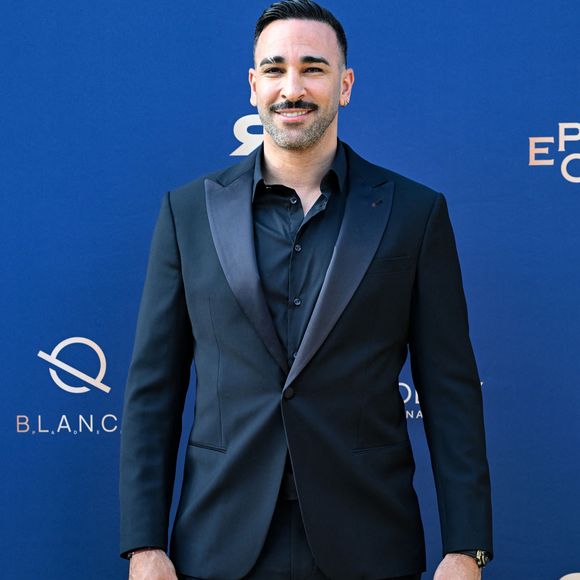 Mais une ancienne ministre a reconnu publiquement son charme.

 Adil Rami - 11ème édition du Gala de charité de Patrick Mouratoglou à la Mouratoglou Academy & Resort à Biot le 21 juin 2025. Ce gala de prestige réunit chaque année les grandes figures du sport, du divertissement et de nombreux donateurs, mobilisés pour soutenir les jeunes talents du tennis mondial. © Bruno Bebert/Bestimage