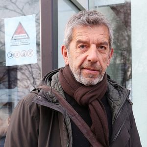 Exclusif - Michel Cymes quitte les studios de Radio France à Paris le 3 janvier 2023.