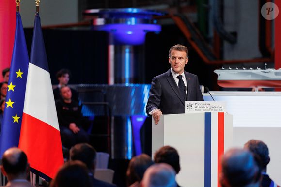 Le président Emmanuel Macron s'est adressé au chantier Naval Group de Nantes-Indret le mercredi 18 mars 2026. Le site accueille la construction du porte-avions de nouvelle génération (PA-NG) qui remplacera le porte-avions Charles de Gaulle. Ce projet industriel majeur mobilise l'ensemble de la base industrielle et technologique de défense française. Plus de 800 entreprises réparties sur l'ensemble du territoire, dont un grand nombre de PME, seront impliquées dans ce programme qui contribuera à la croissance économique et à la création d'emplois dans nos régions. © Yannick BILLIOUX/Pool/Bestimage