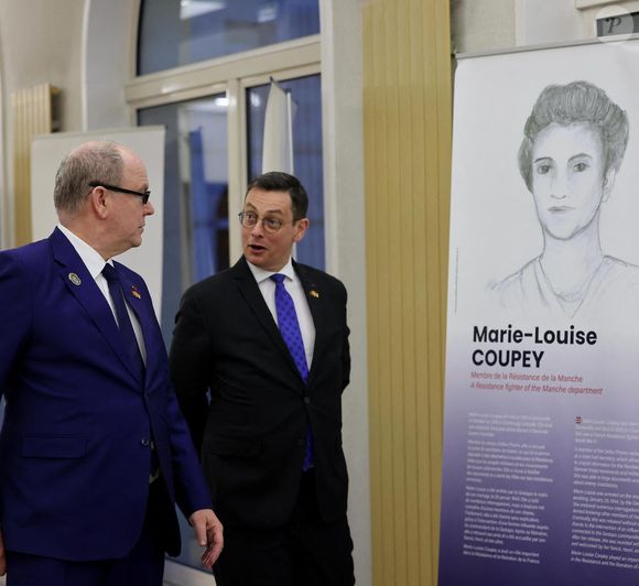 Le prince Albert II de Monaco, Jean Morin, Président du Conseil Départemental de la Manche lors d'une visite de la maison du département à Saint-Lô le 9 avril 2025.

© Dominique Jacovides / Bestimage