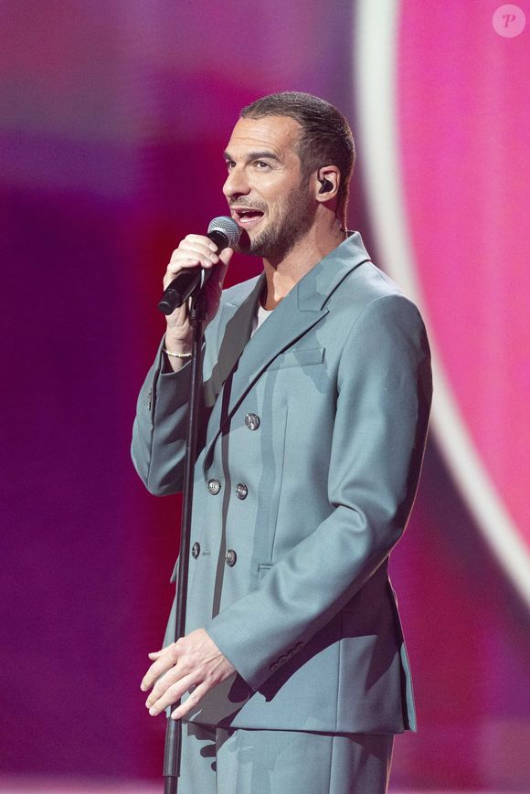Amir Haddad enregistre l'émission "La fête de la chanson française" à Paris, diffusée le 20 décembre sur France 3. © Pierre Perusseau / Bestimage