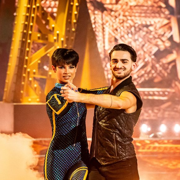 Eves Gilles est actuellement candidate de "Danse avec les stars"

Eves Gilles et Nino Mosa dans "Danse avec les stars"