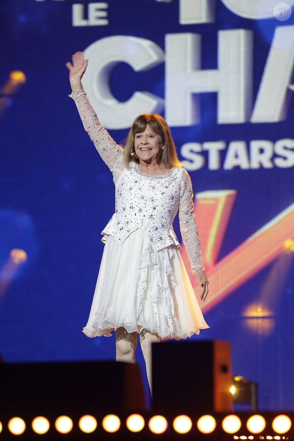 Exclusif - Chantal Goya lors du concert du gala de Noël de l'association Tout le monde contre le cancer fête ses 20 ans diffusé le 24 décembre sur M6 à l'Adidas Aren Porte de la Chapelle à Paris, France, le 4 décembre 2025. © Coadic Guirec/Bestimage