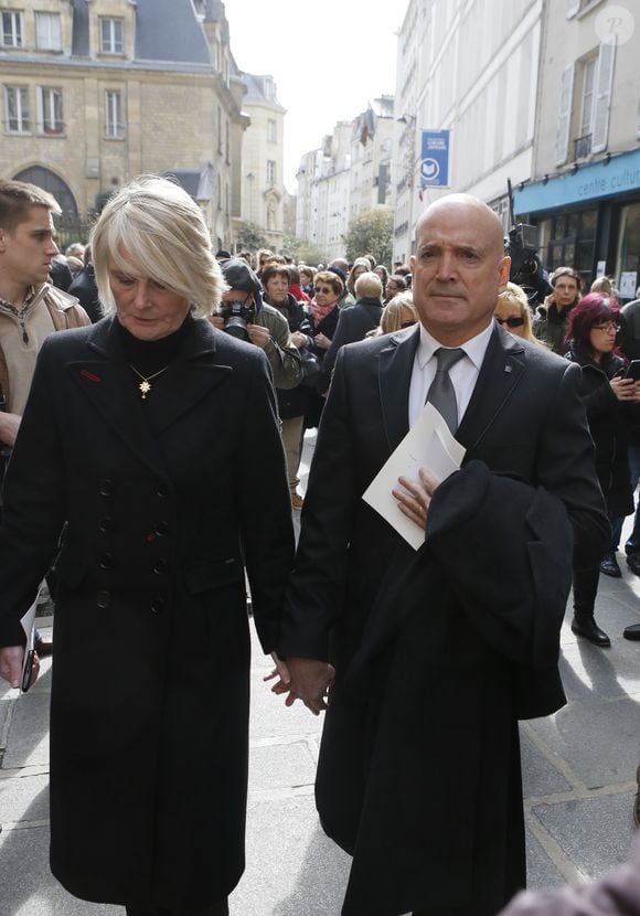 Louis Bodin et sa femme Claire Depeuille-Bodin - Obsèques de la navigatrice française Florence Arthaud en l'église Saint-Séverin à Paris, le 30 mars 2015. Florence Arthaud est décédée lors du crash d'hélicoptère en Argentine le 9 mars dernier pendant le tournage du jeu de TF1 "Dropped". © Jacovides - Clovis / Bestimage
