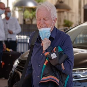 "C'est une maison qui a une âme, celle de mes parents. Mes enfants y sont très attachés, ils y vont plus que moi. C'est une chance de savoir que ce lieu continue de vivre à travers eux", confiait-il par le passé dans Le Dauphiné Libéré.

Andre Dussollier - Les célébrités lors du 74ème Festival International du Film de Cannes, le 6 juillet 2021 Backgrid UK/ Bestimage