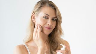 Envie d'avoir un visage éclatant ? Ces actifs sont vos meilleurs alliés pour un peau saine et un teint uniforme !