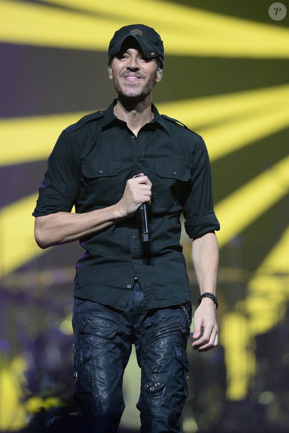 Enrique Iglesias en concert sur la scène du FTX Arena de Miami, en Floride le 22 octobre 2021.

Photo : Backgrid USA / Bestimage