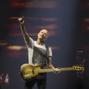 Invité de la matinale de France Inter le 19 février, Sting a réaffirmé qu’il ne laissera pas d’héritage à ses six enfants, préférant qu’ils construisent leur réussite par eux mêmes. 

Sting (bürgerlich : Gordon Matthew Thomas Sumner, CBE) live auf "Sting 3.0 Tour" in der Berliner Uber Arena.